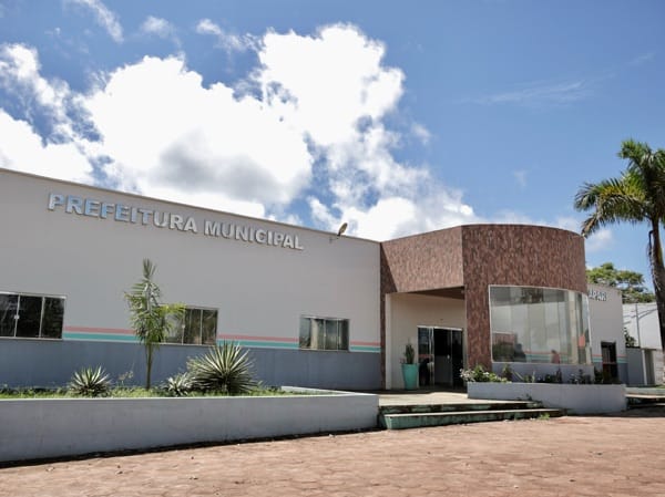 Prefeitura de Pedra Branca anuncia pagamento integral da folha salarial e do 13º salário dos servidores