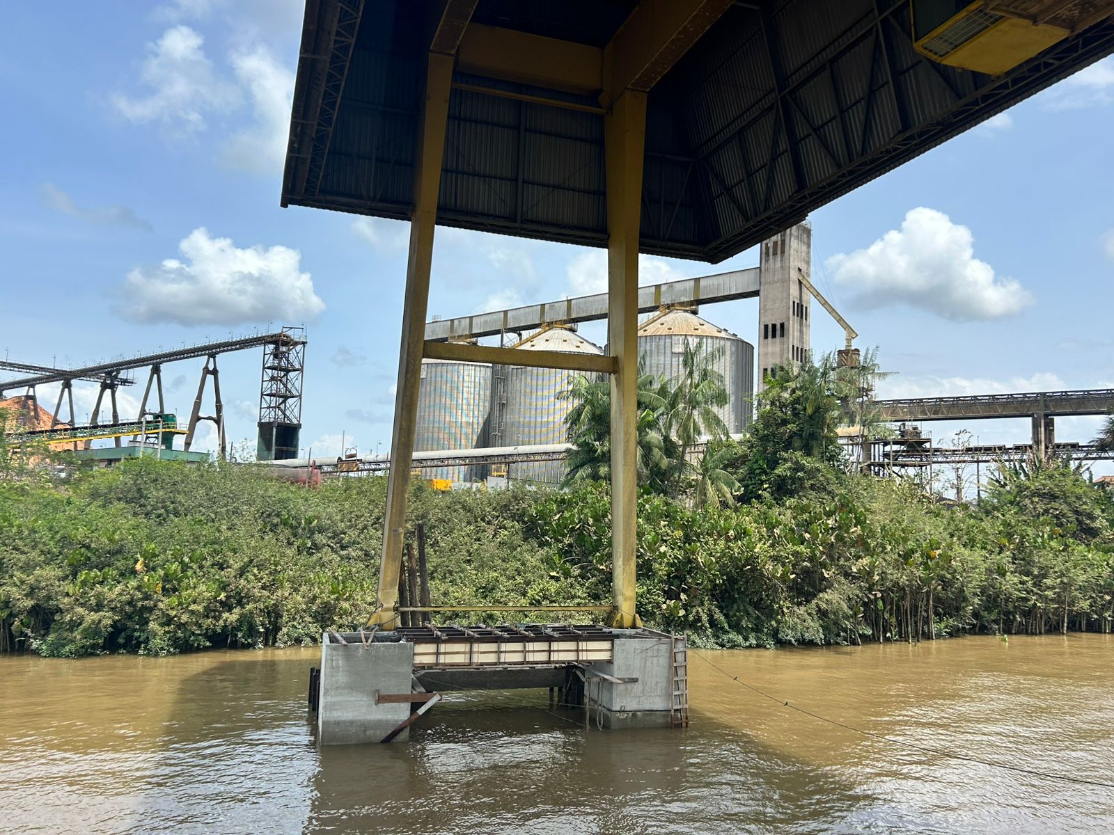 Porto de Santana: Obra do pórtico de descarregamento avança no Píer 2 da CDSA