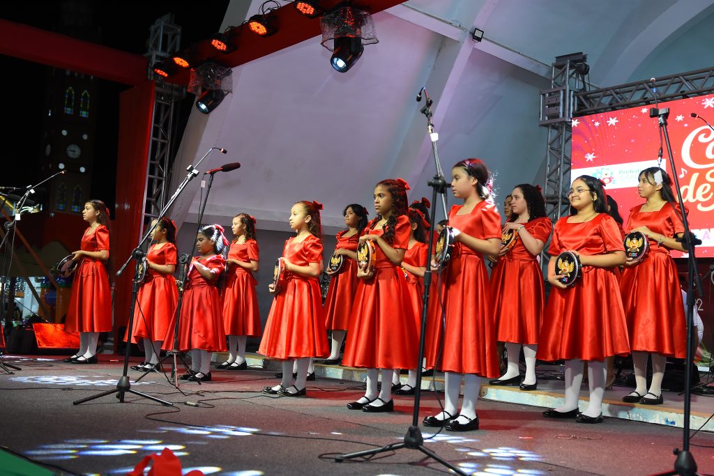 Evento: Cantata Natalina emociona público na Praça Cívica de Santana