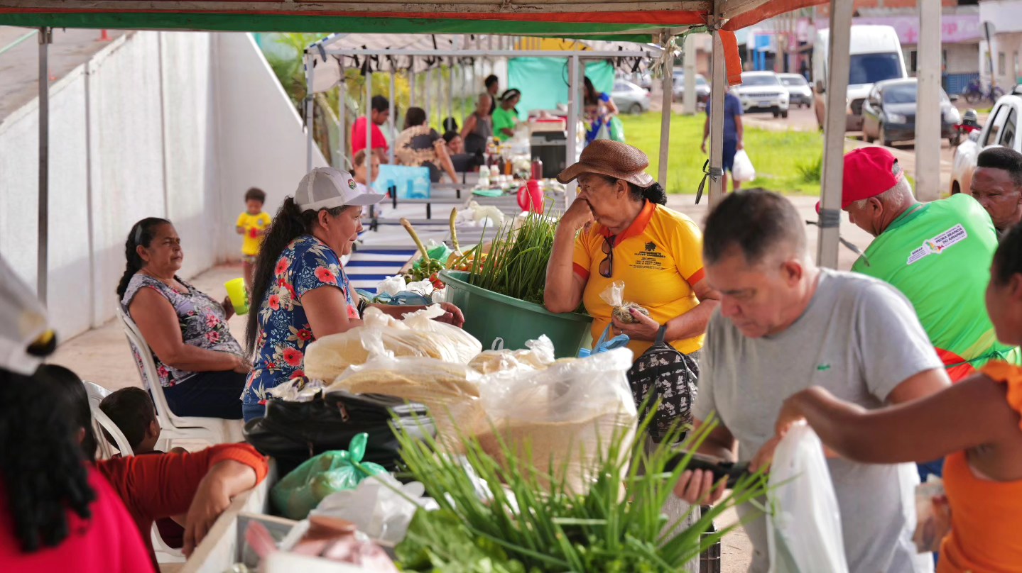 Prefeitura de Pedra Branca realiza mais uma edição da Feira de Produtos do Agro
