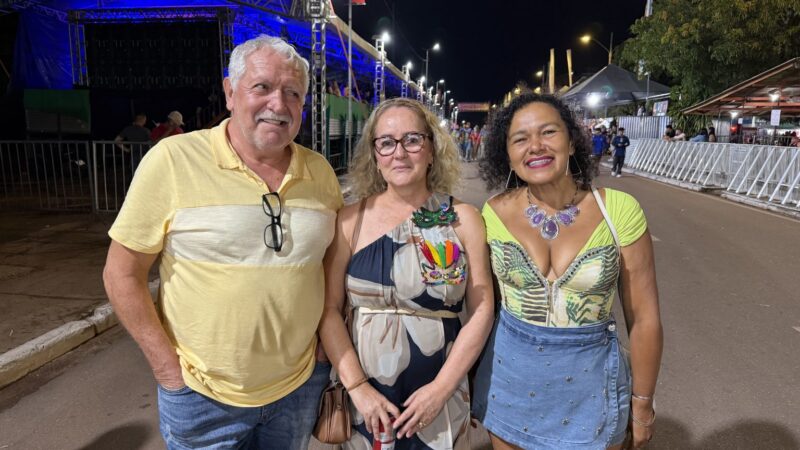 Turistas da Guiana prestigiam a 2ª noite do Carnaval de Santana 2026