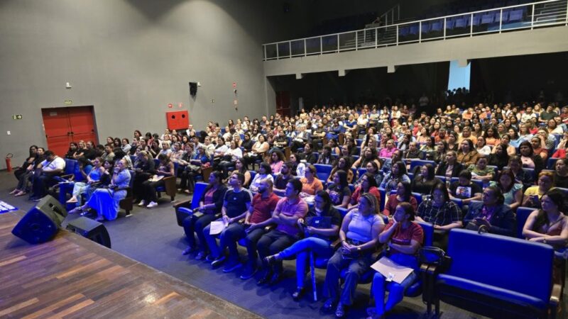 Prefeitura de Santana promove formação sobre o papel do cuidador na autonomia do estudante