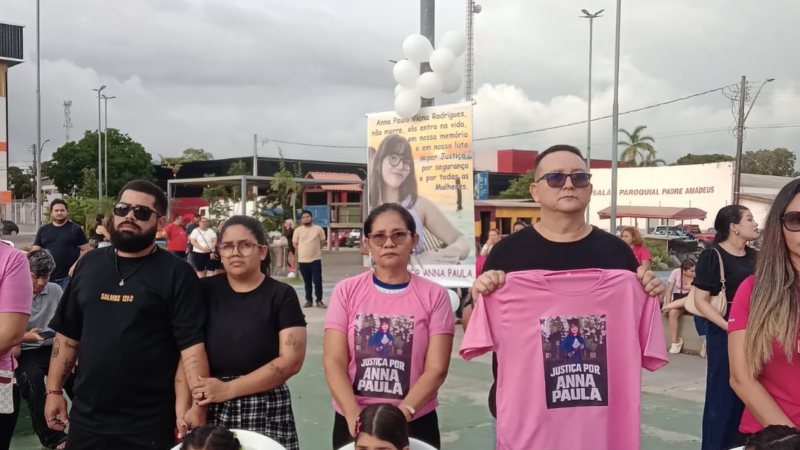 “Meu mundo acabou”, desabafa pai de Anna Paula, durante ato pedindo justiça em Santana