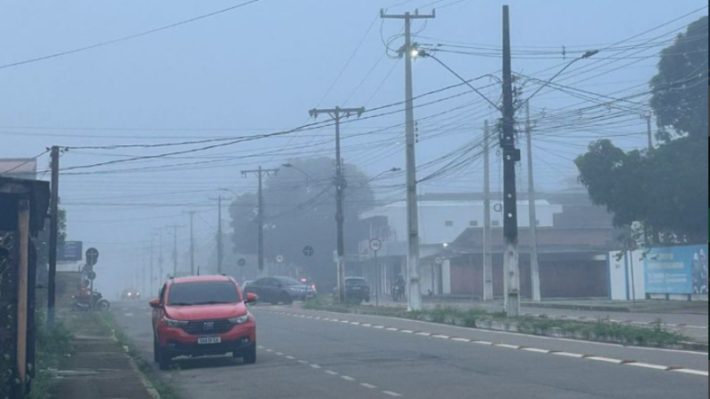 Choque térmico entre chuva fria e solo aquecido explica neblina que encobriu Santana, diz especialista