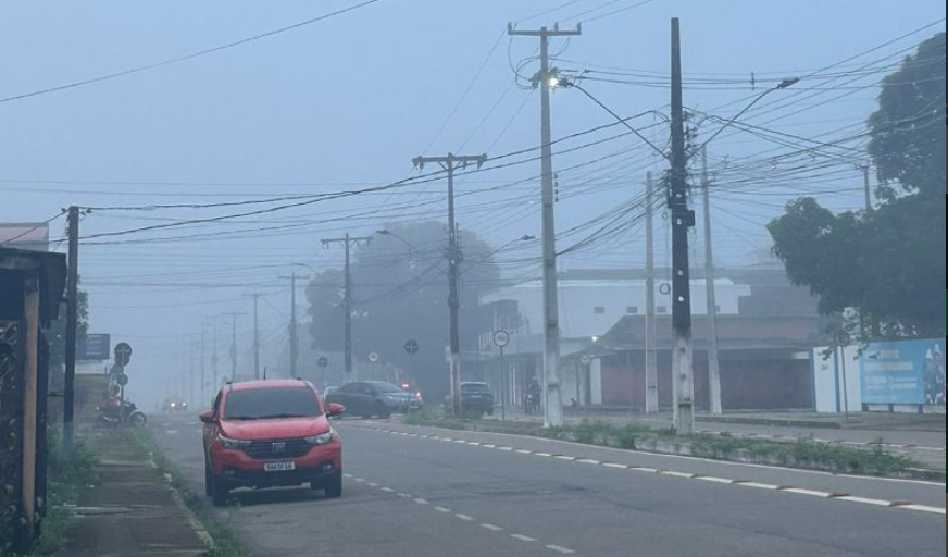 Choque térmico entre chuva fria e solo aquecido explica neblina que encobriu Santana, diz especialista
