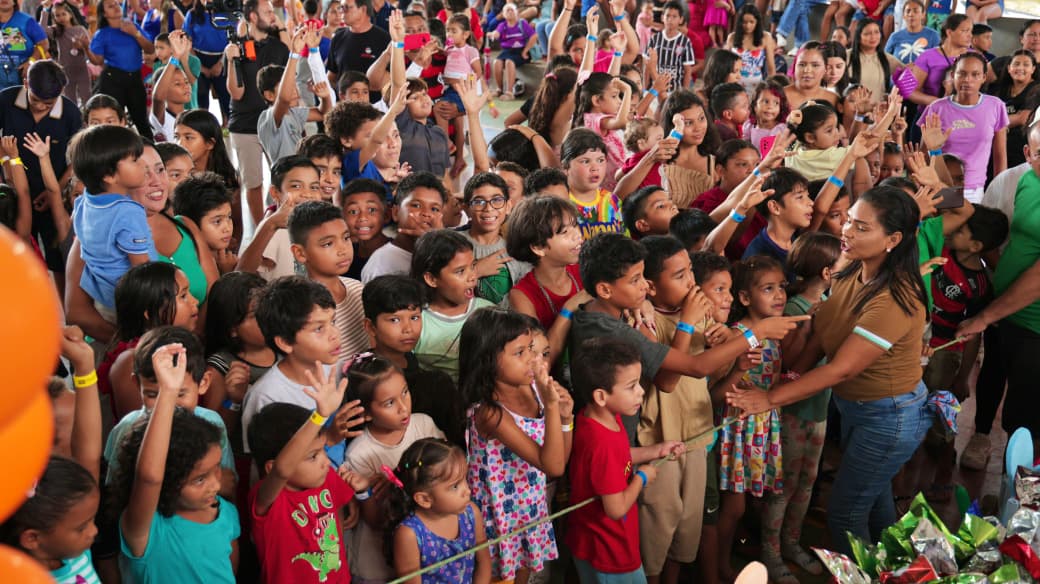 Prefeitura de Pedra Branca finaliza programação de Páscoa com entrega de mais de 2 mil ovos