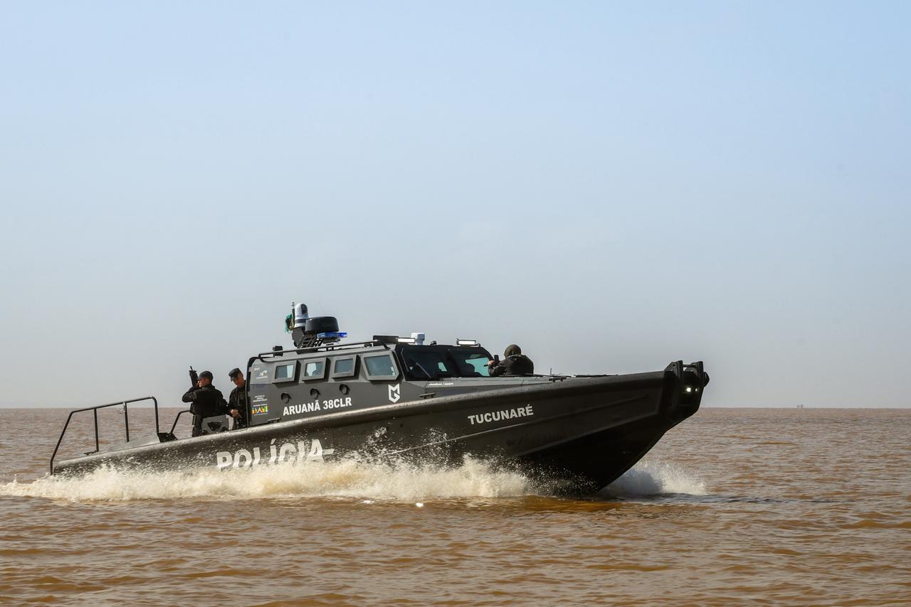 Lancha blindada é entregue e reforça combate ao crime organizado no Amapá