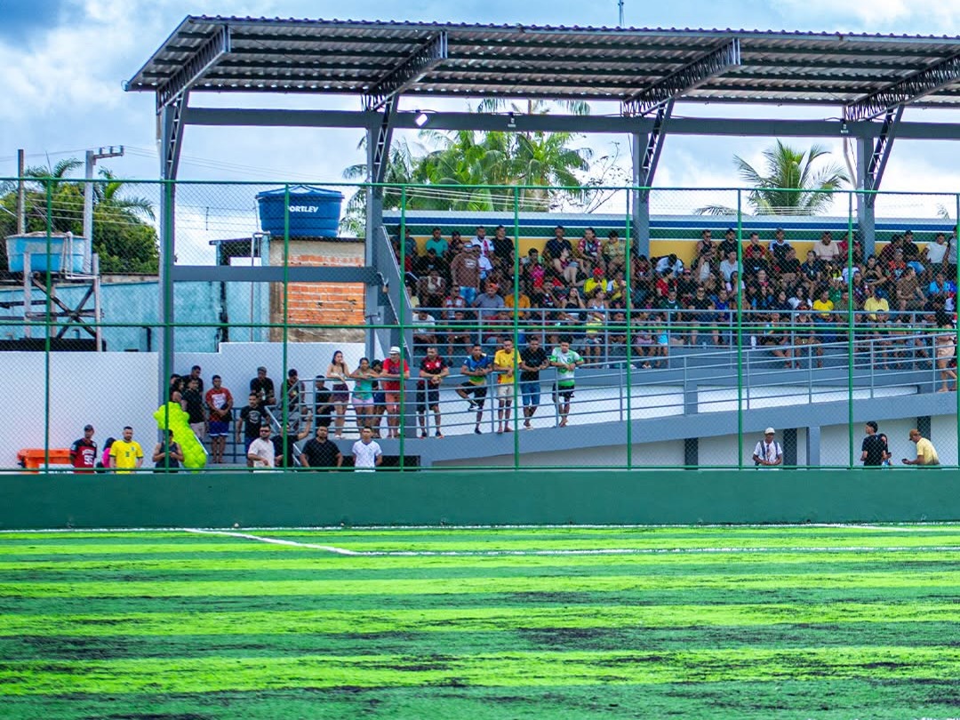 Futebol: em Laranjal do Jari, prefeito Teddy Marcel reinaugura o Estádio Queirogão