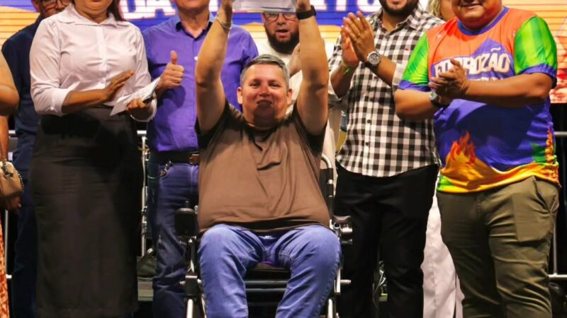 Prefeito Marcelo Pantoja assina nove ordens de serviço e entrega novos veículos para a saúde