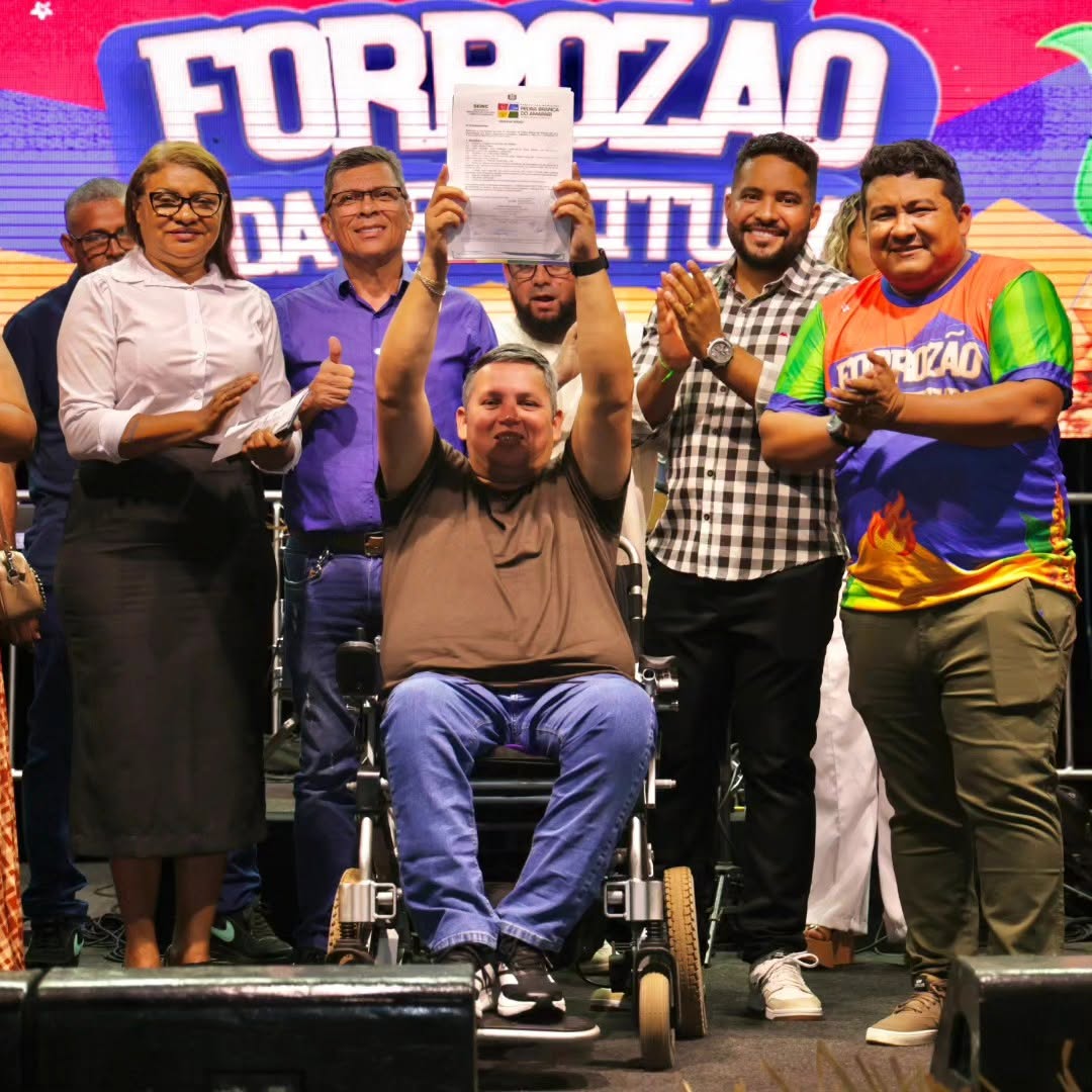 Prefeito Marcelo Pantoja assina nove ordens de serviço e entrega novos veículos para a saúde