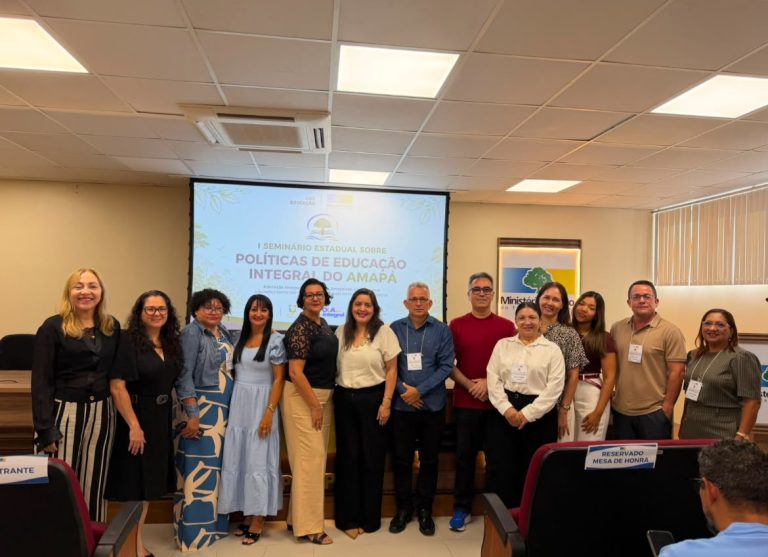 Santana marca presença no 1º Seminário Estadual sobre Políticas de Educação Integral do Amapá