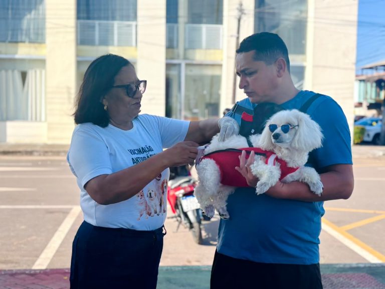 Prefeitura de Santana dá continuidade à vacinação antirrábica e realiza Censo Animal
